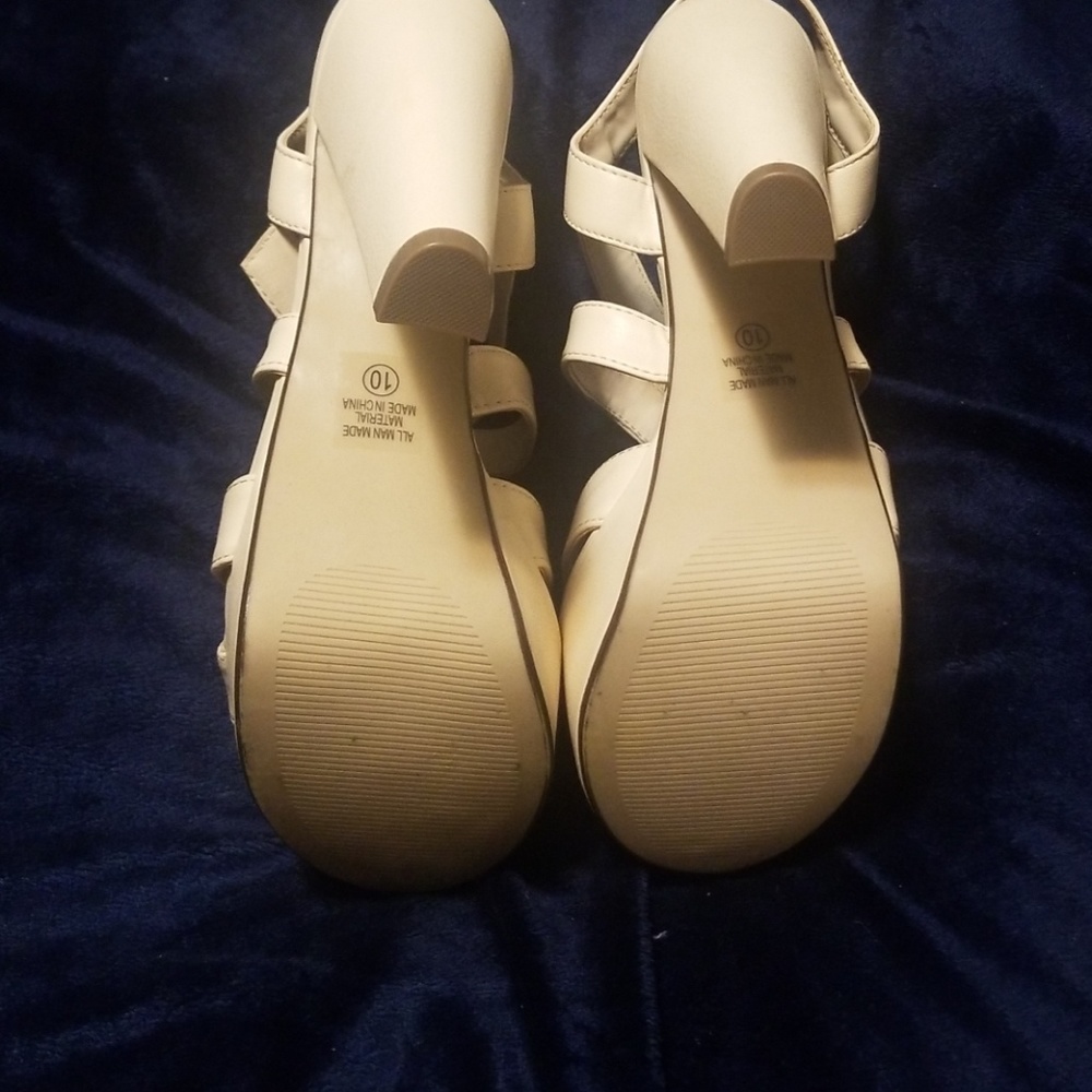 🎊Block Heel Sandals🎊 - Picture 2 of 3